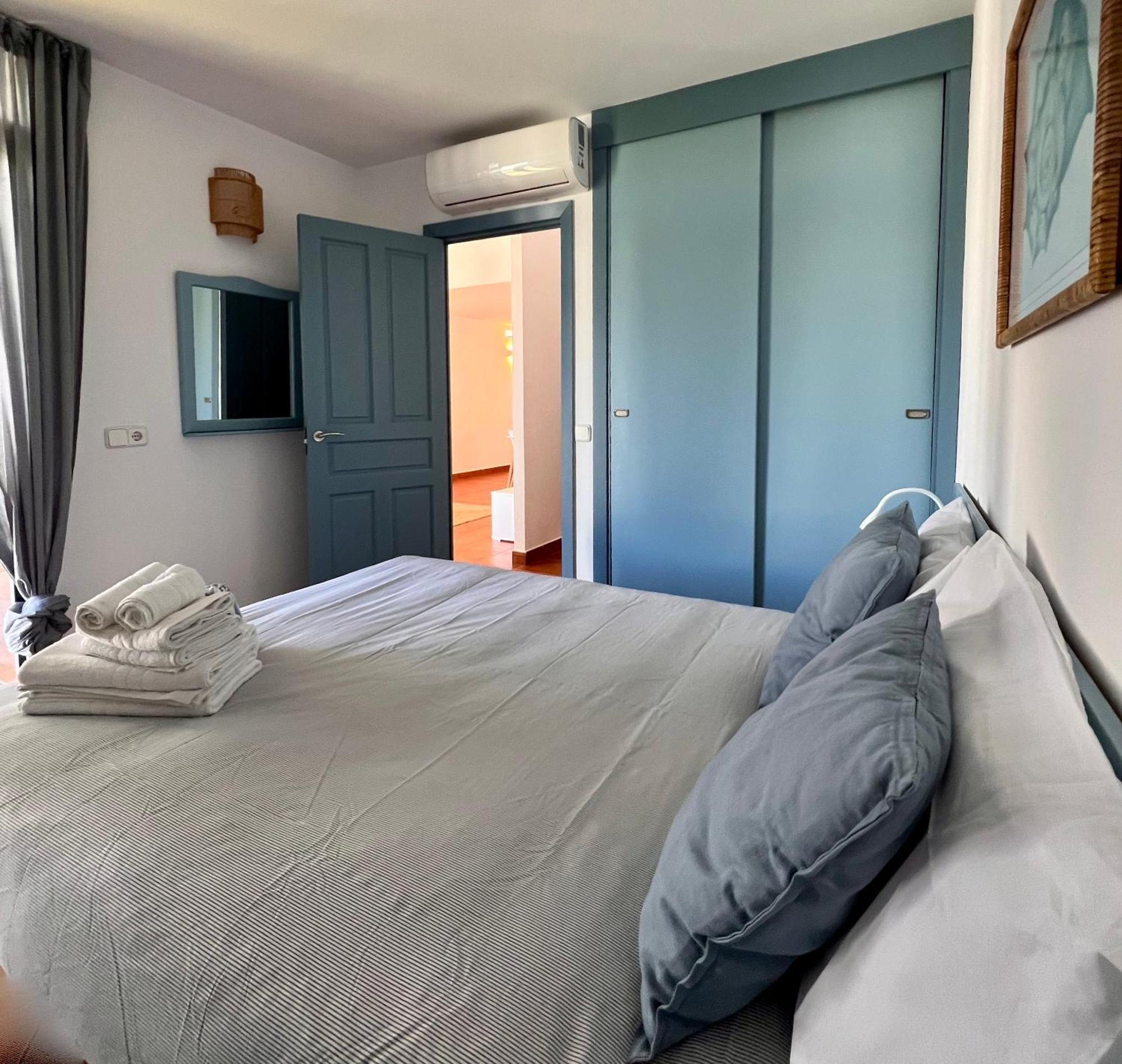 Appartement Casa Tortuga Con Piscina Com à Cala'N Bosch  Extérieur photo